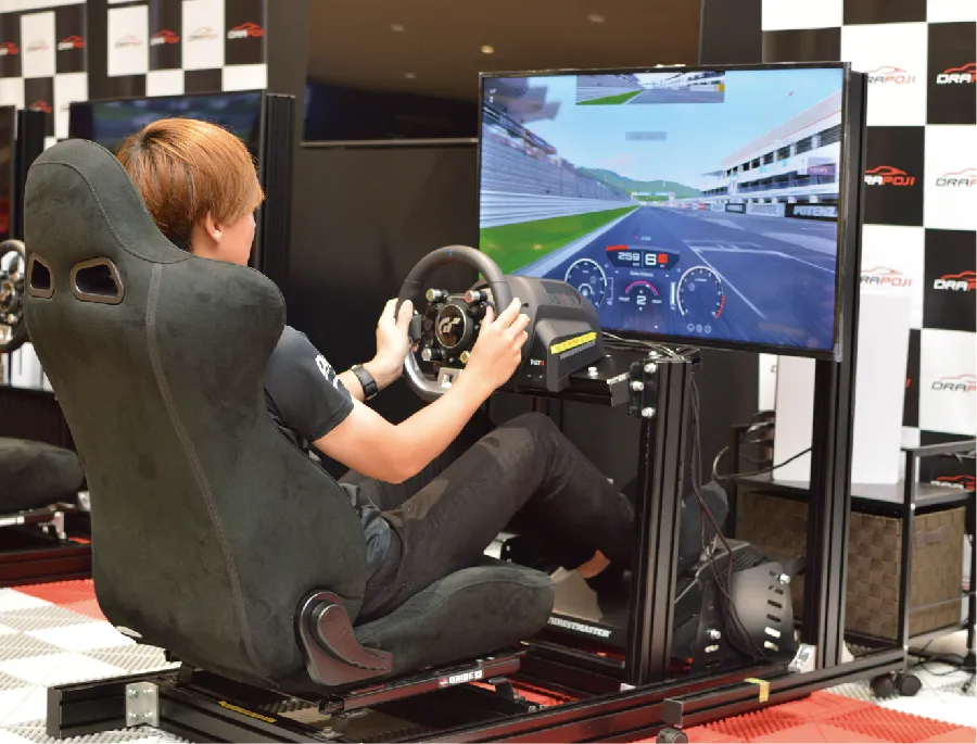 e-Motorsports体験